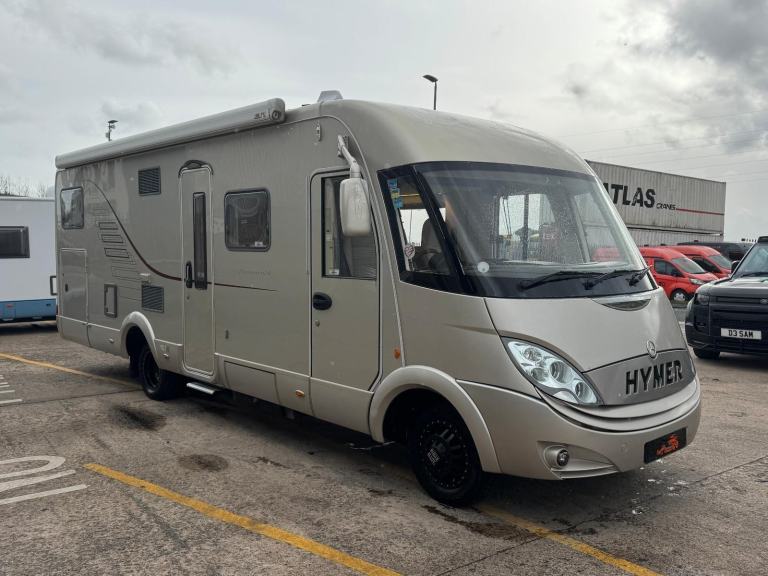 Mercedes-Benz HYMER S800 AUTOMATIC TWIN WHEEL AXLE 