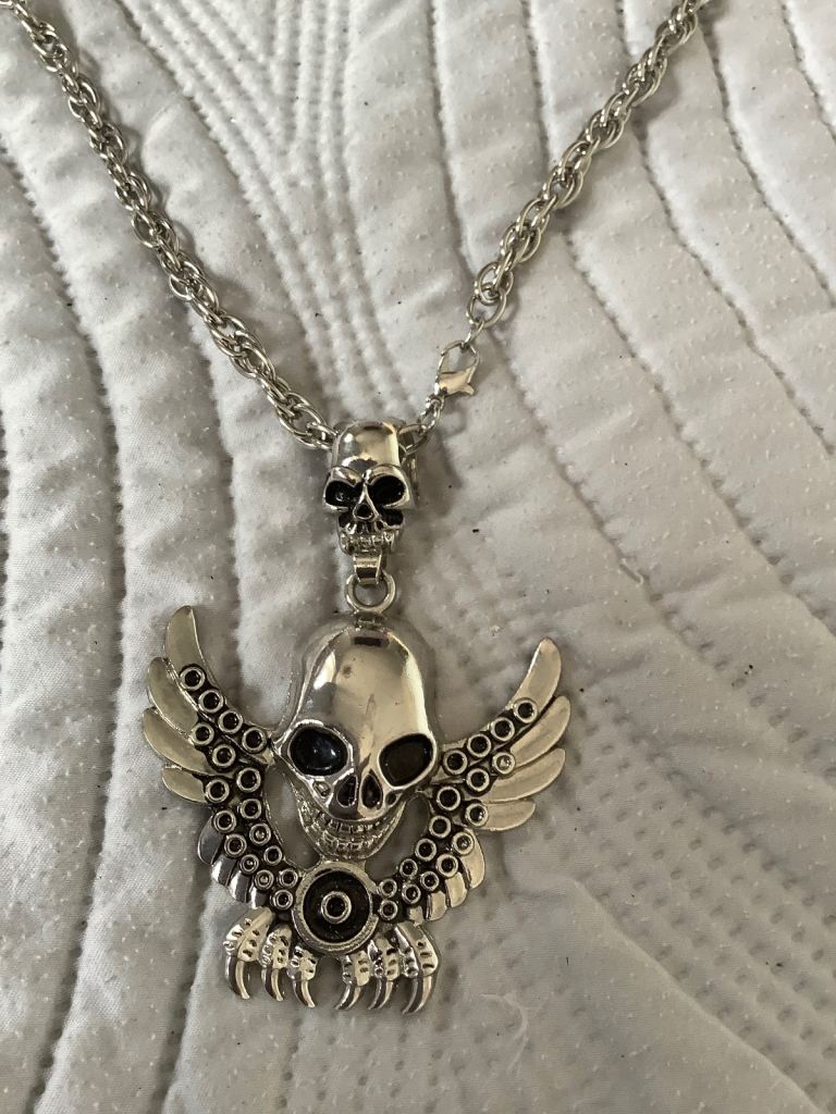 Skeleton key ring with scull necklace 