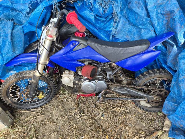 A.P.C motor company 110cc semi auto pit bike