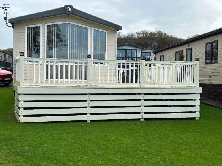 FOR SALE 6/8 BERTH STATIC CARAVAN 