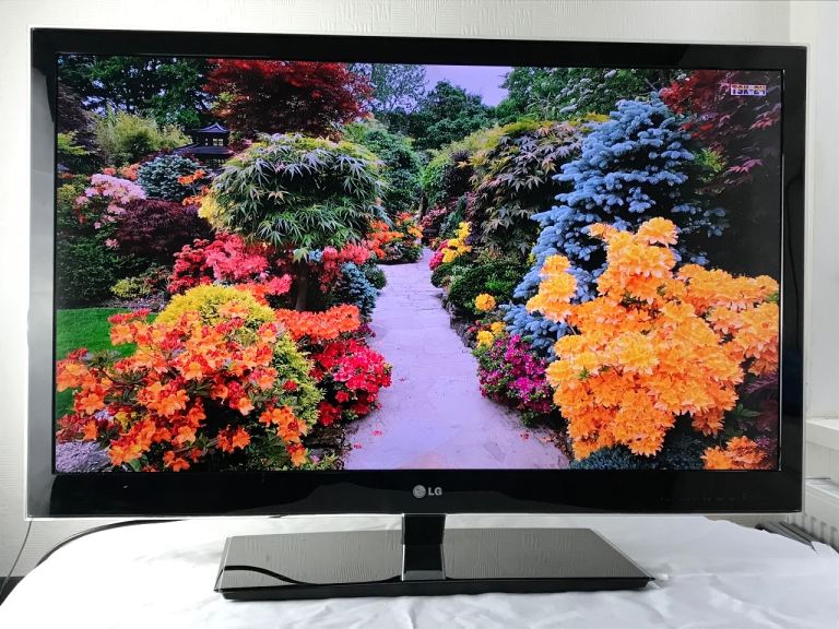 LG 42 inch slim full HD lcd TV built in Freeview, HDMI -perfect working condition