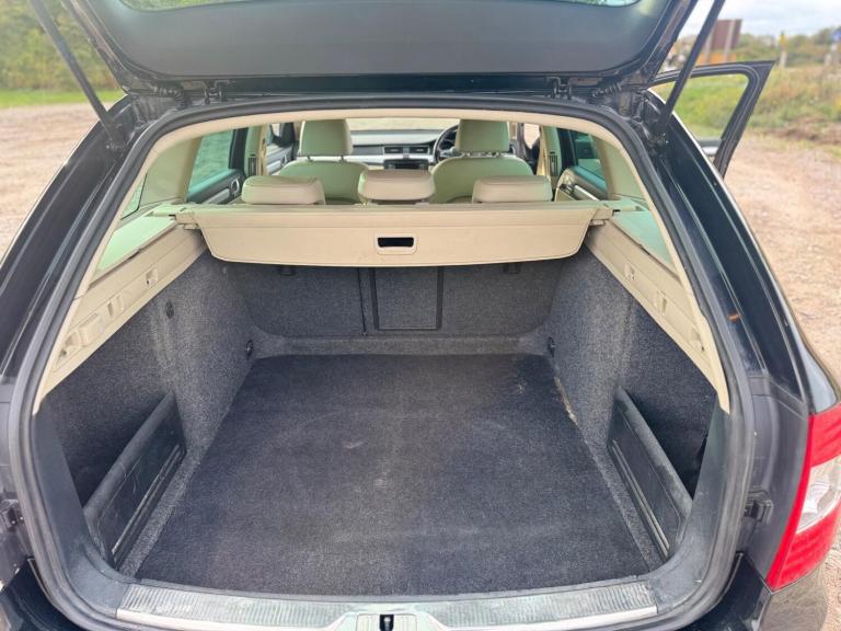 2014 Skoda Superb 2.0 TDI Elegance DSG 4WD Euro 5 (s/s) 5dr ESTATE Diesel Automatic