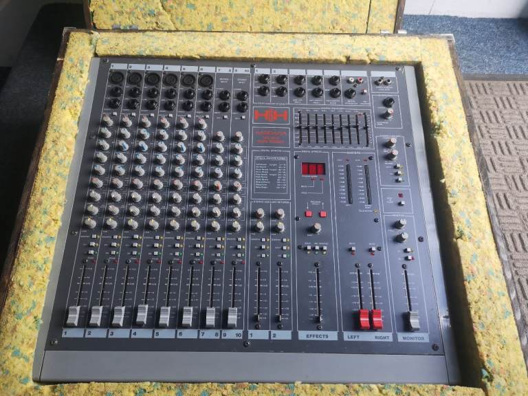 HH 300w Powered Mixer
