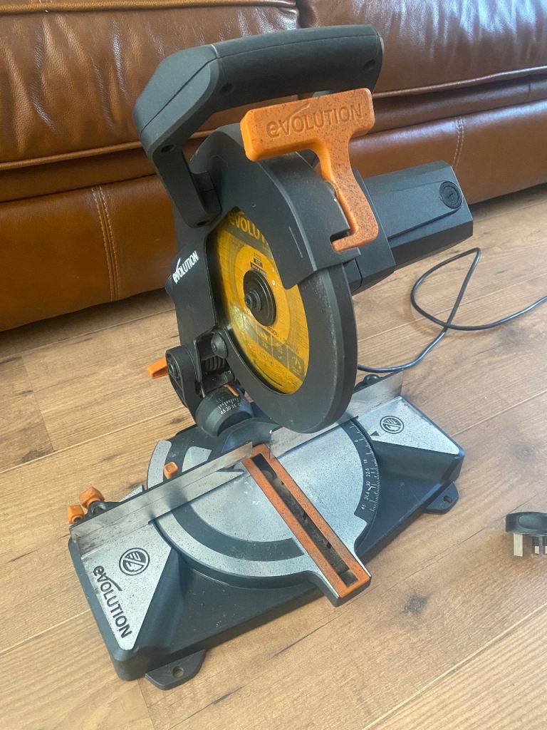 Mitre Chop Saw FREE DELIVERY Joiner Builder woodwork shed workshop garage
