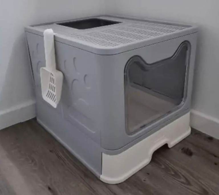 Grey cat litter box pan with scooper and pull out tray for easy clean 