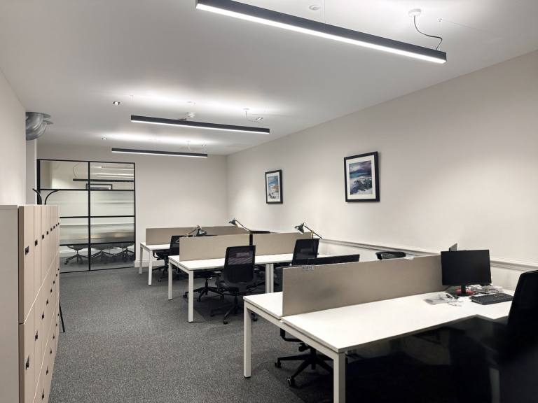 Edinburgh - EH1 3EG \ Coworking Space with Flexible Desk Access
