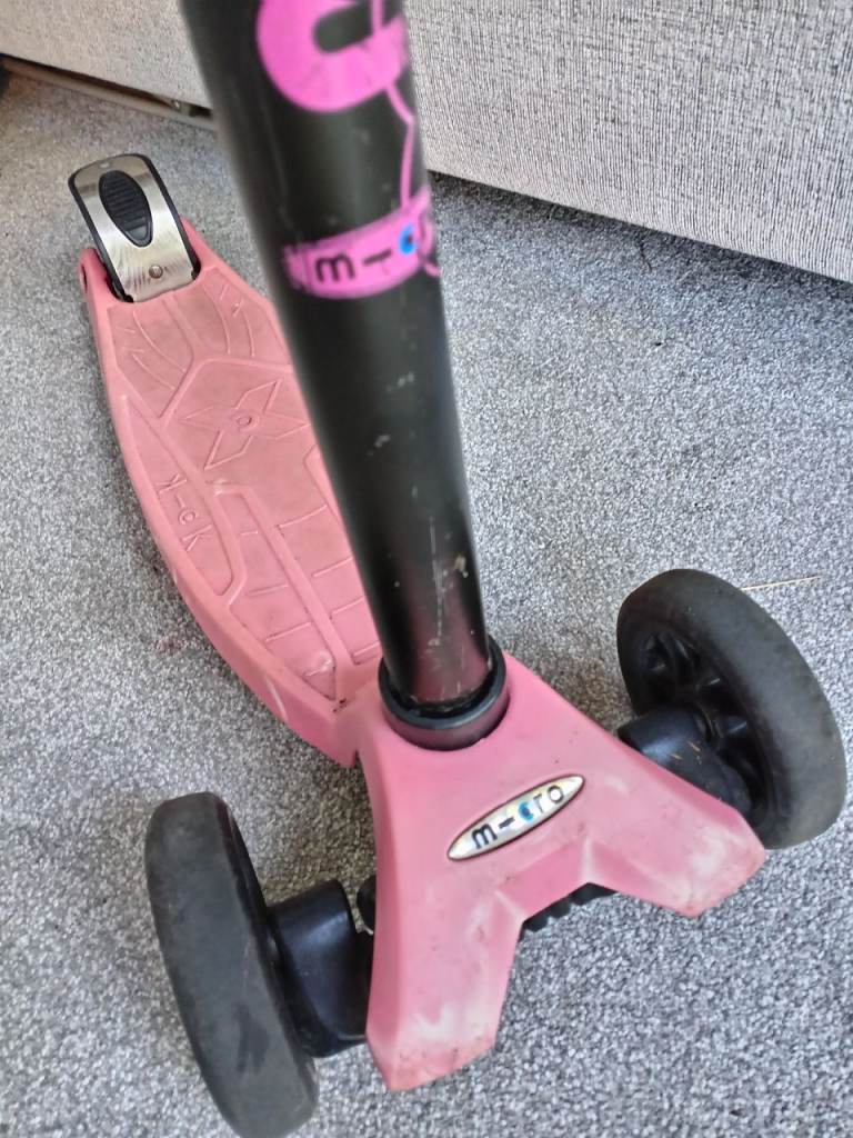 image for Micro Maxi 3 wheeled Scooter