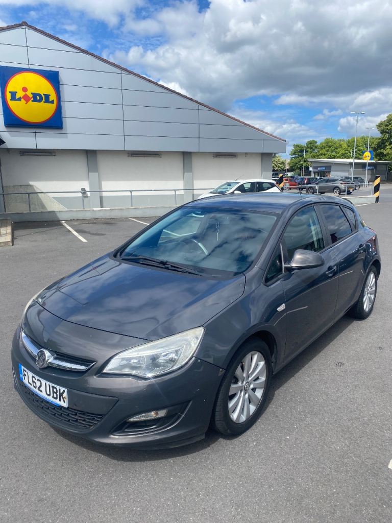 Vauxhall, ASTRA, Hatchback, 2012, Manual, 1686 (cc), 5 doors