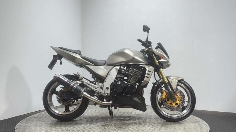 Kawasaki Z1000 2006 28K NAKED 1000CC NEW MOT RECENTLY SERVICED CLEAN BIKE