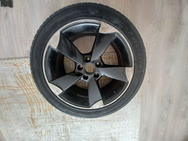 18" Alloy with very good tyre tread 