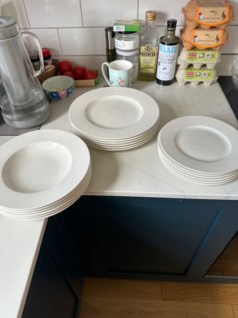 Set of dishes in “premium porcelain “ 6 x 3 pieces