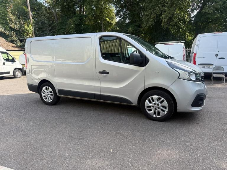 2017 Renault Trafic SL27 dCi 120 Sport Nav Van PANEL VAN DIESEL Manual
