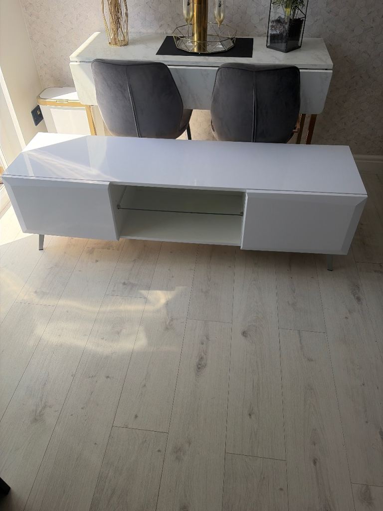 TV Stand Unit, White gloss, 150cm(w) x 40cm (D) pick up Prestonpans 