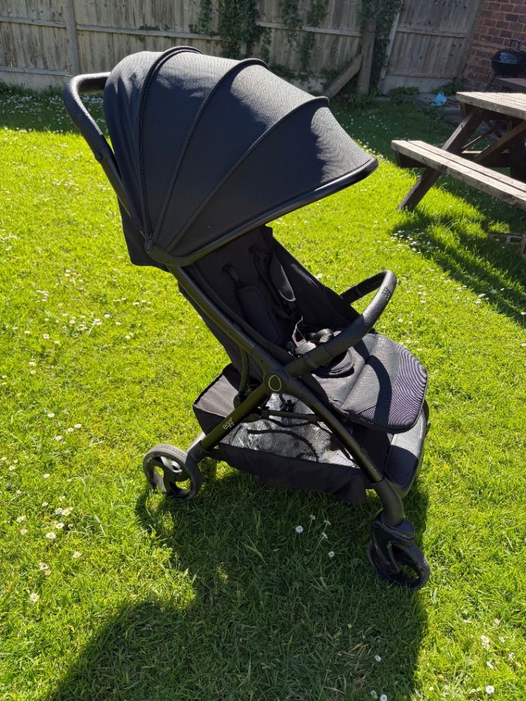 Egg Z Stroller – Black – Good Condition