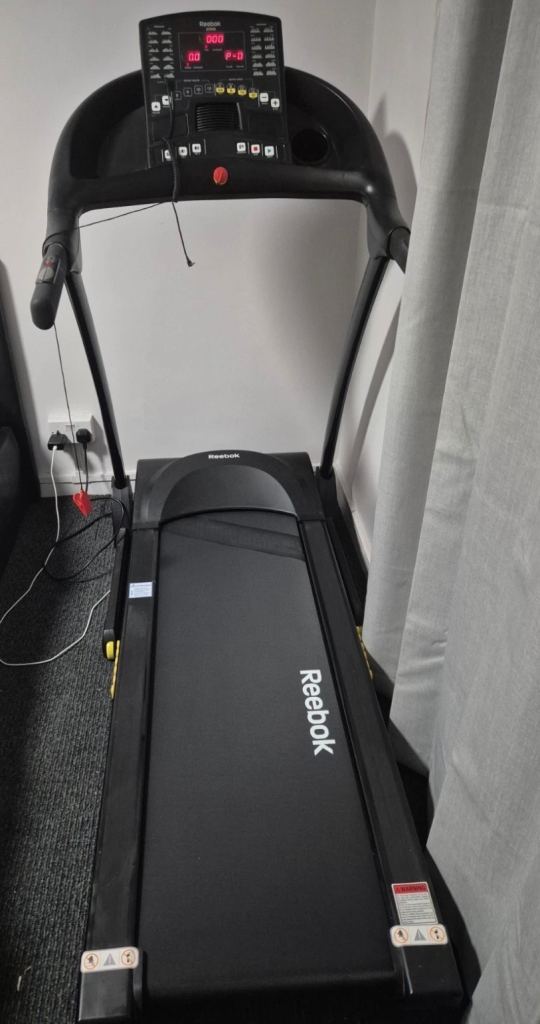 Reebok ZR8 treadmill running machine