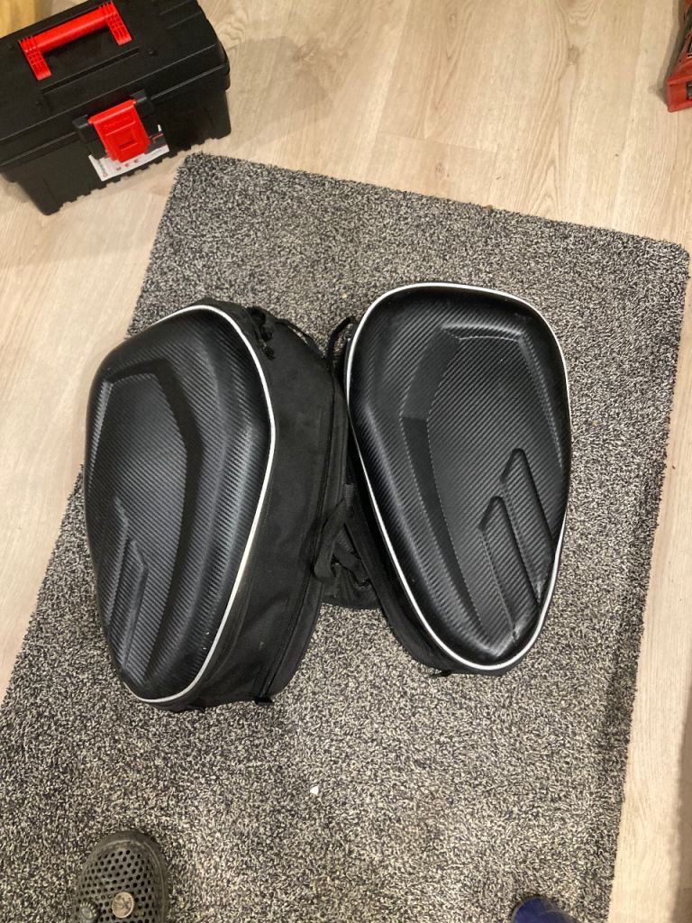 Motorcycle panniers 
