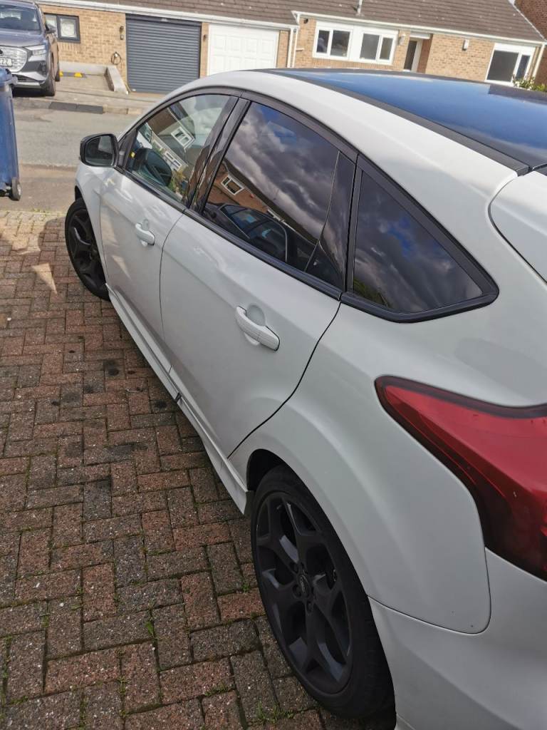 Ford, FOCUS, Hatchback, 2015, Manual, 999 (cc), 5 doors