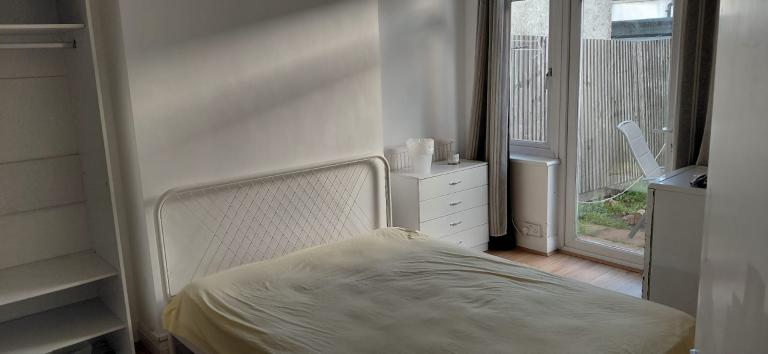 Big double room in Hendon Central 