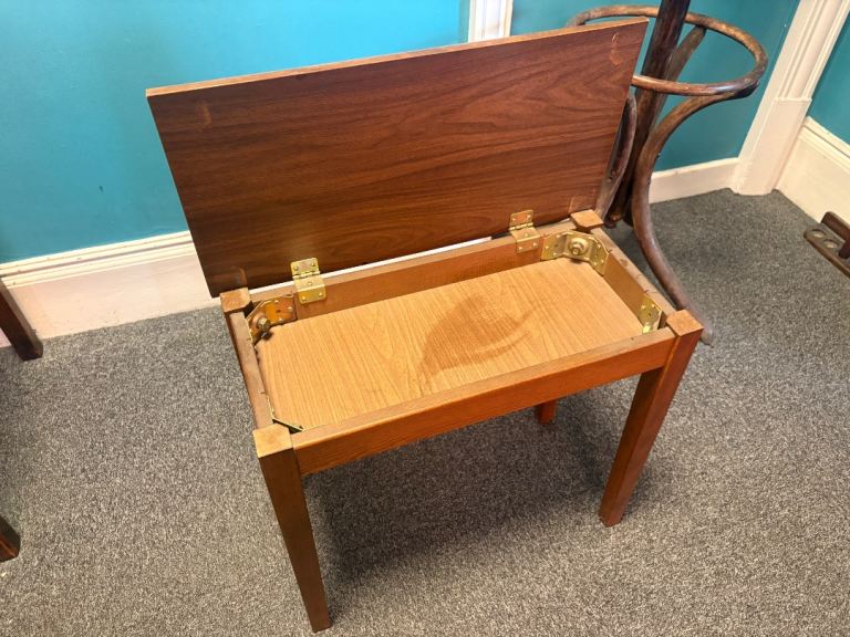 Wooden Stool with Storage – Good Condition, 50cm x 30cm x 45cm