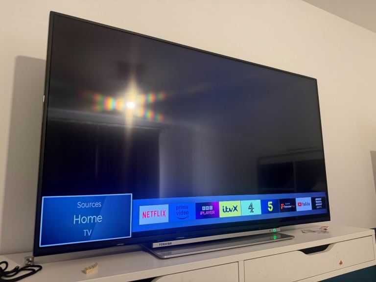 43 Inch Toshiba Smart TV 