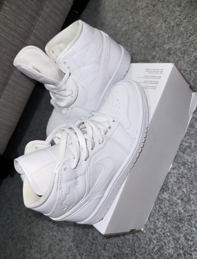 White Nike Air Jordan 1 Mid, NEW, Size 4