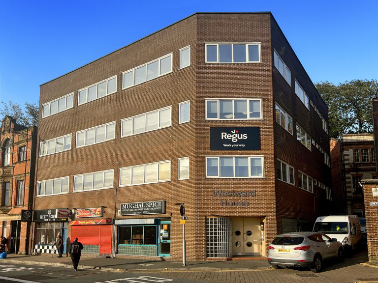Wigan - WN11LP \ Ready-to-Use Private Office for 2 Workstations