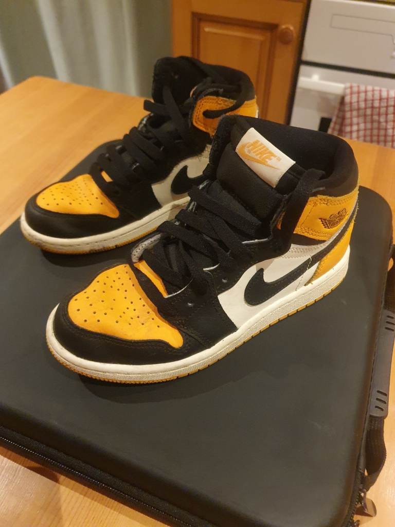 nike jordan 1 yellow taxis  kids size 1 