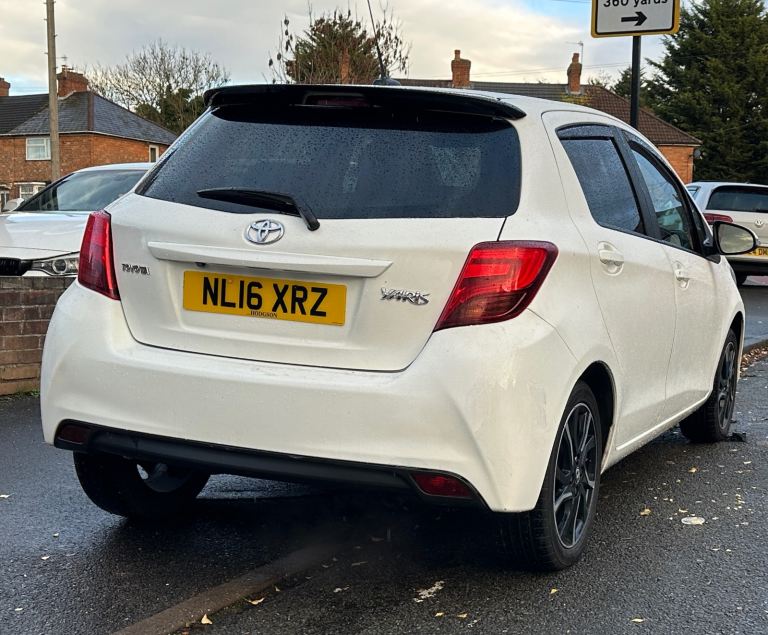 Toyota, YARIS, Hatchback, 2016, Manual, 1329 (cc), 5 doors