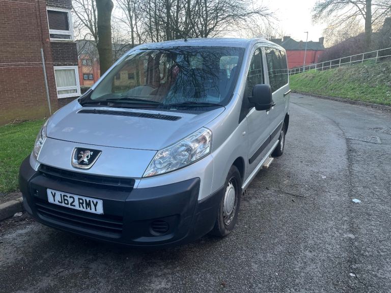 Peugeot Expert Tepee MPV 2L Diesel with wheelchairs access ramp 