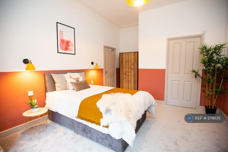 1 bedroom flat in Rawson Street, Farnworth, Bolton, BL4 (1 bed) (#2716135)