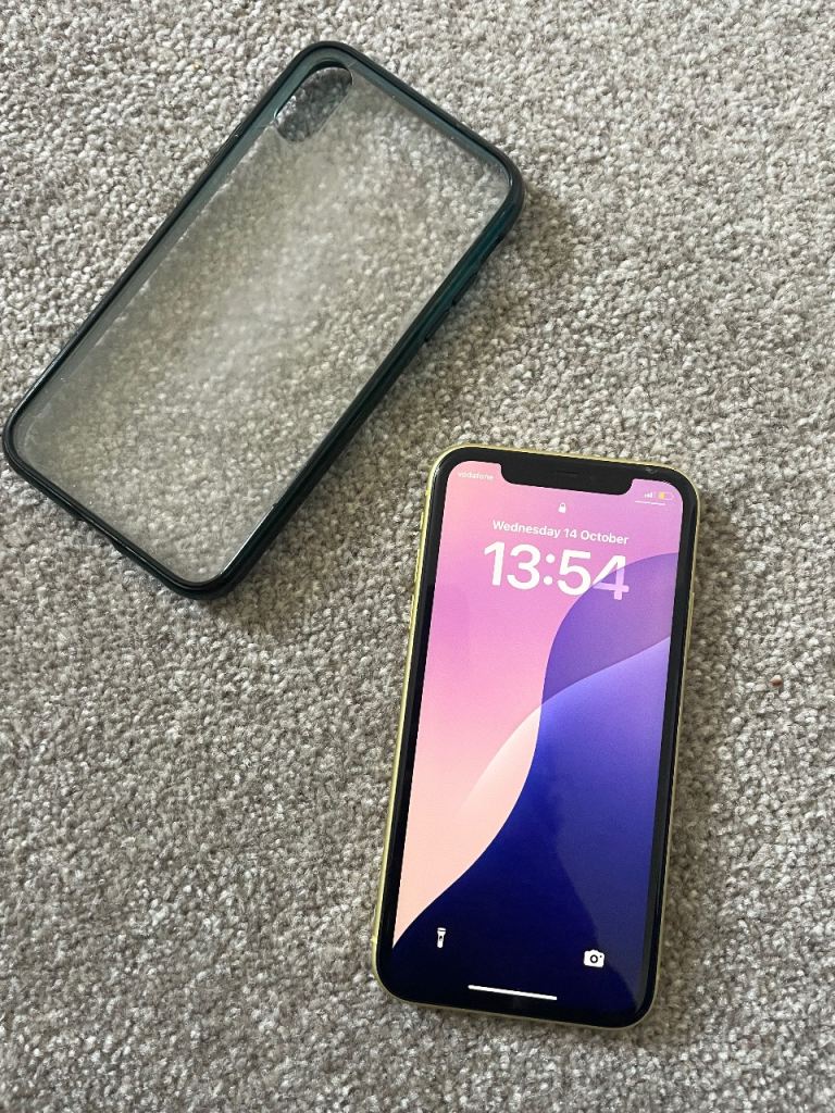 Apple iPhone 11 Yellow with Clear Case - Good Condition