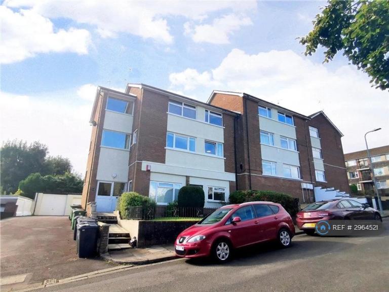 2 bedroom flat in Highfield Road, Cardiff, CF23 (2 bed) (#2964521)