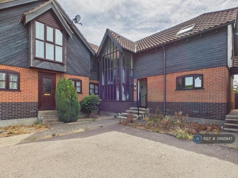 1 bedroom flat in Stuston Road, Diss, IP22 (1 bed) (#2992947)