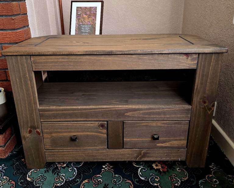 TV corner stand 