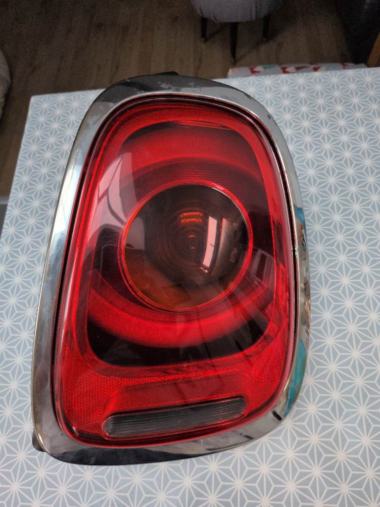 F56 mini right tailgate light