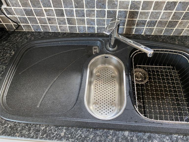 Franke composite 1.5 sink and chrome mixer tap