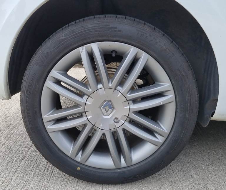 Cheap Renault Clio 1.2 Low Insurance 3Dr Full Service History Low Tax (CORSA FIESTA AYGO A3)