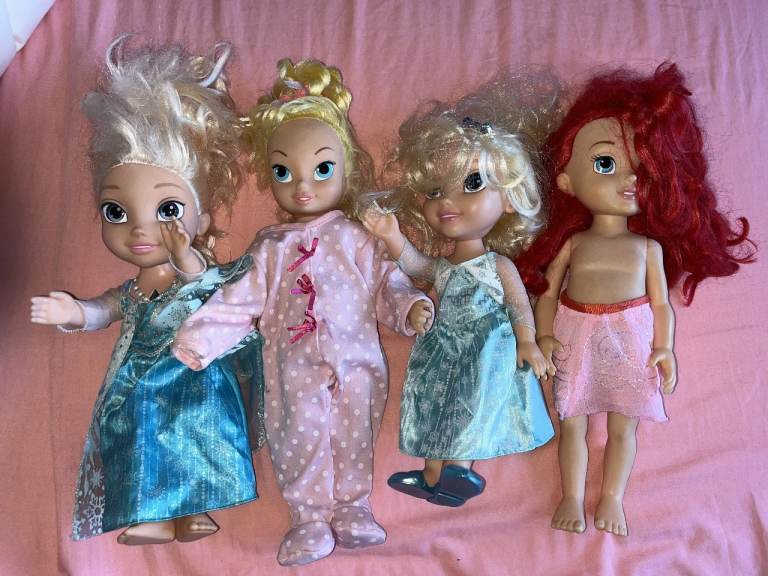 4 DISNEY CHARACTOR DOLLS