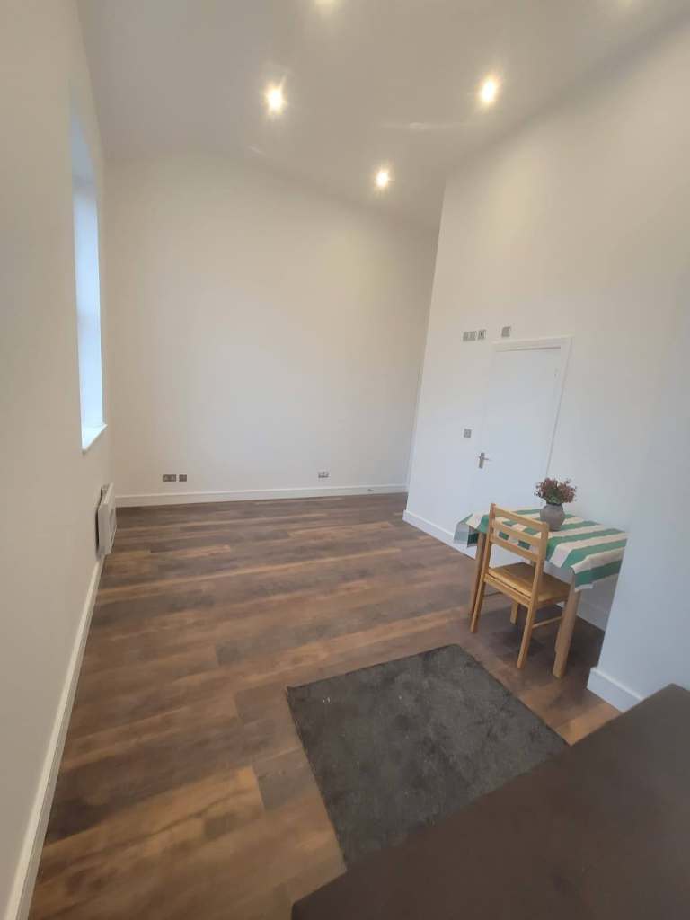 HMO Studio Flat – Queens Park Area - W10 4LG – DSS Welcome (35+)