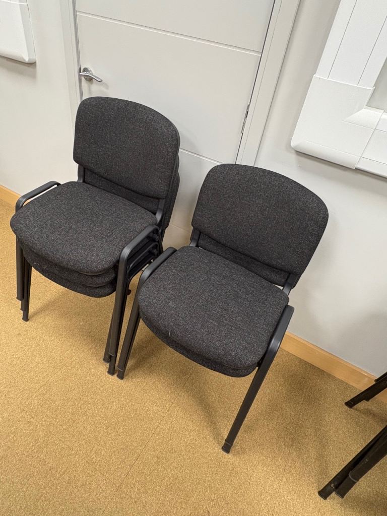 Black office chairs 