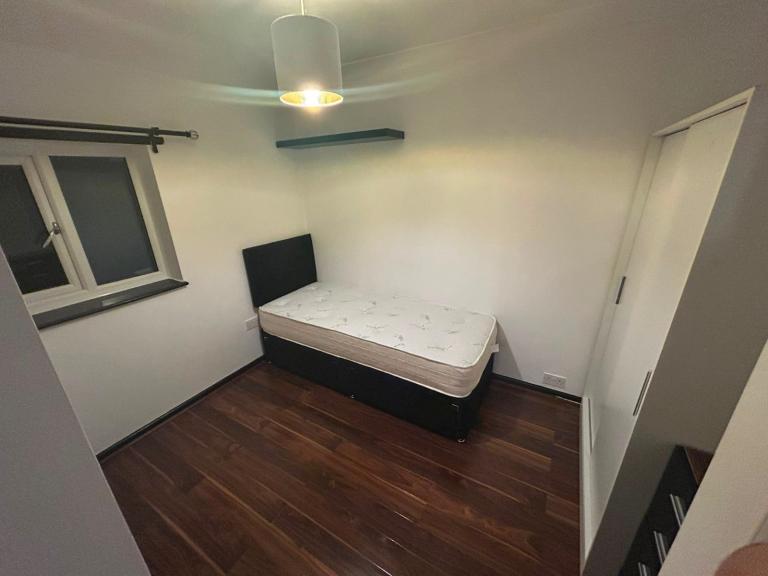 Single room to rent 
