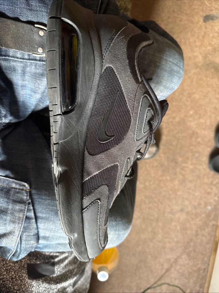 Nike air max 200 triple black size 10 used 