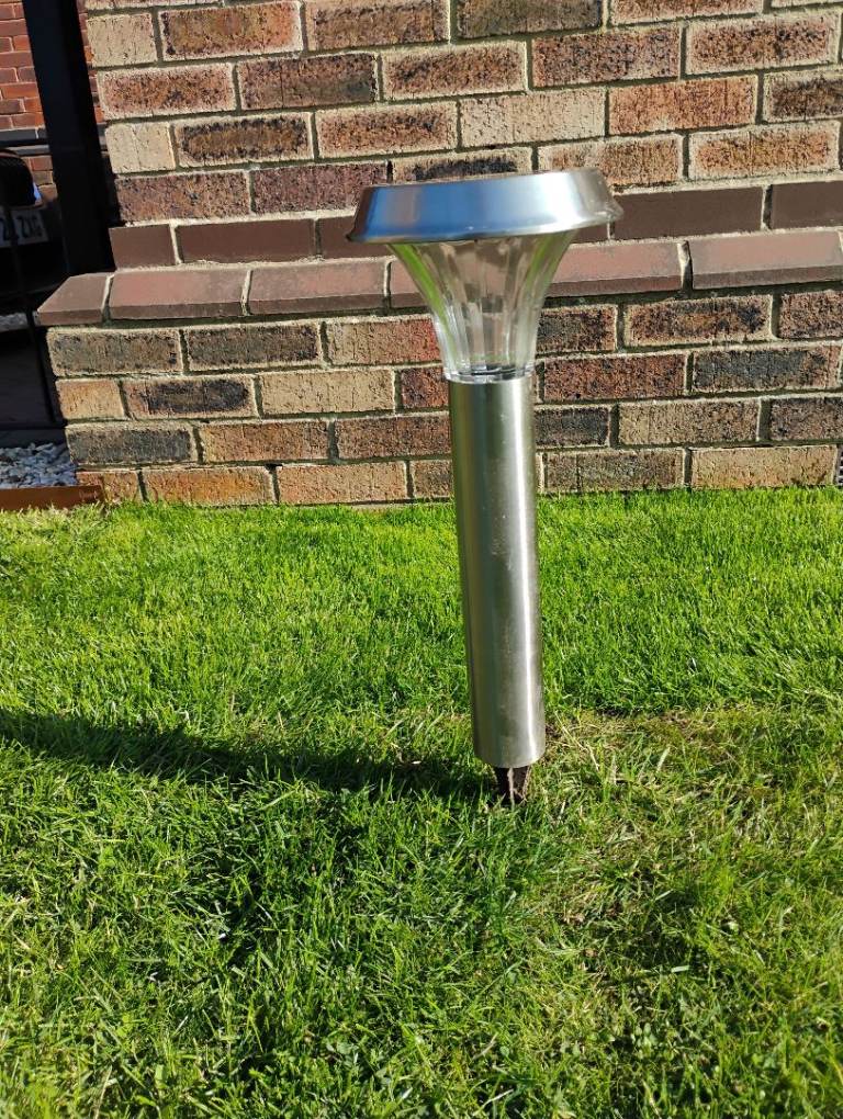 Solar Garden Light – Stainless Steel, Good Condition