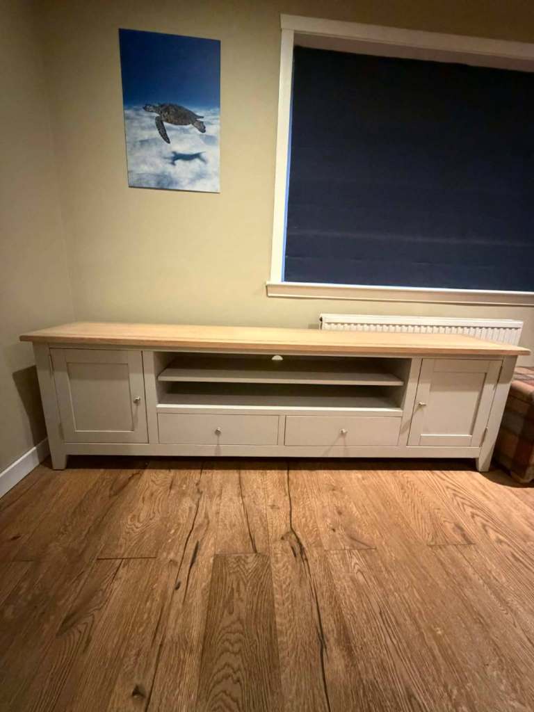 Cotswold  company xxl tv stand