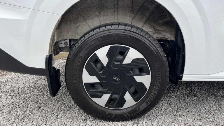 2024 Ford Transit Custom 2.5 PHEV 232ps H1 Van Trend Auto Van Plug-In Hy Automatic