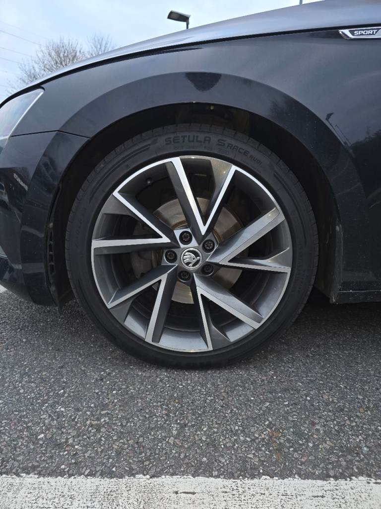 Original Skoda alloys 19" with tyres 235x40x19