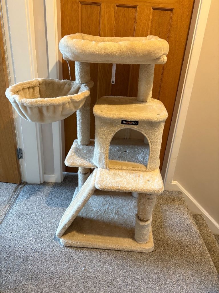 Cat tree