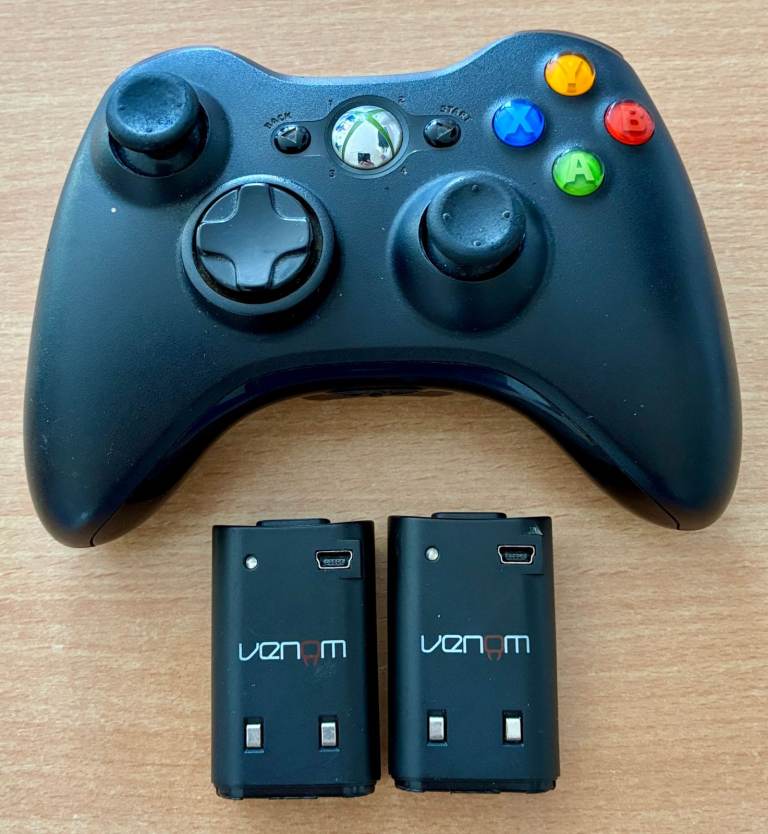 1 Microsoft Xbox 360 Wireless Controller with 2 Battery's