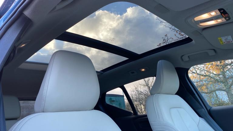 2025 Volvo XC40 2.0 B3P Ultra Dark 5dr Auto Petrol Estate Estate Petrol Automatic