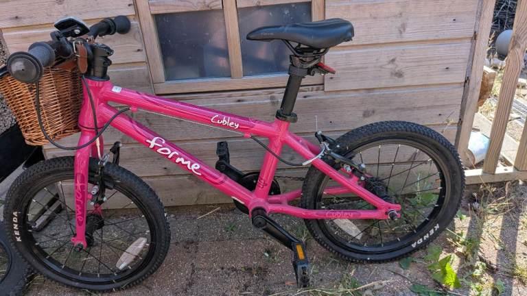 Cubley Forme 16 girls mountain bike plus free basket. 